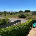 Vivenda Silvestre Family House